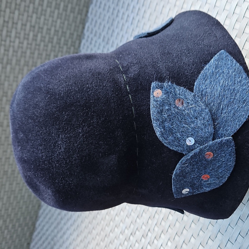 Vintage New Wool Tanya Couture Hat Designer Black Hat  Blue Grey Leaf Accent